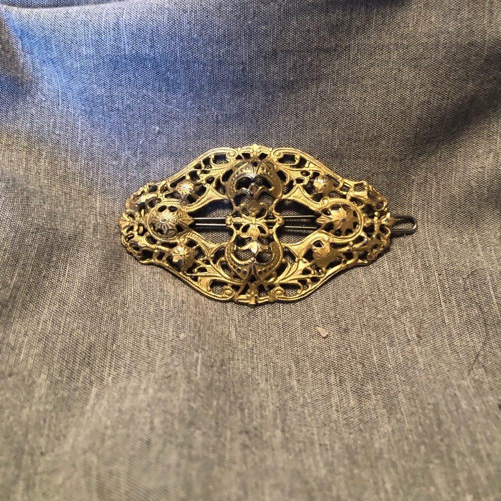 Barrette